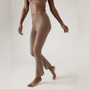 Athleta Transcend Stash Crop High Rise Straight Leg Rustic Beige size SP
